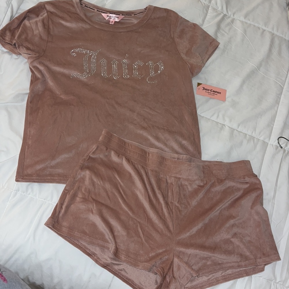 Juicy Couture Sleepwear: short sleeve & short set. Pinky beige. Size XL